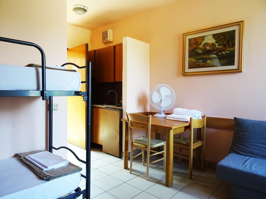 Victoria Hotels Carso Camnago Volta Exterior photo