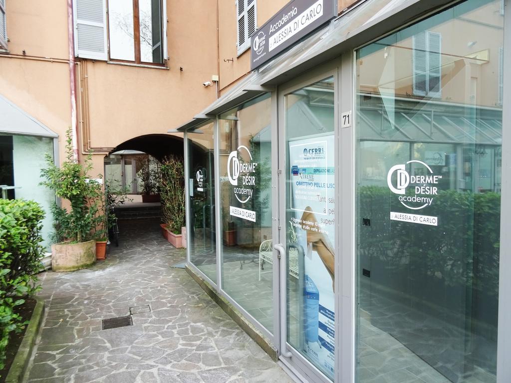 Victoria Hotels Carso Camnago Volta Exterior photo